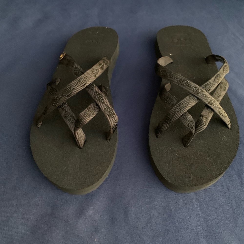 Teva Women’s Size 9 Black Strappy Flip Flop Sandals Shoes
